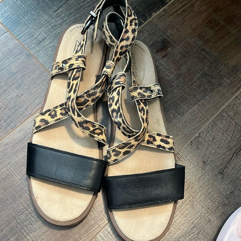 Clarks Ultimate Comfort Collection Black Leather and Leopard Print Sandal